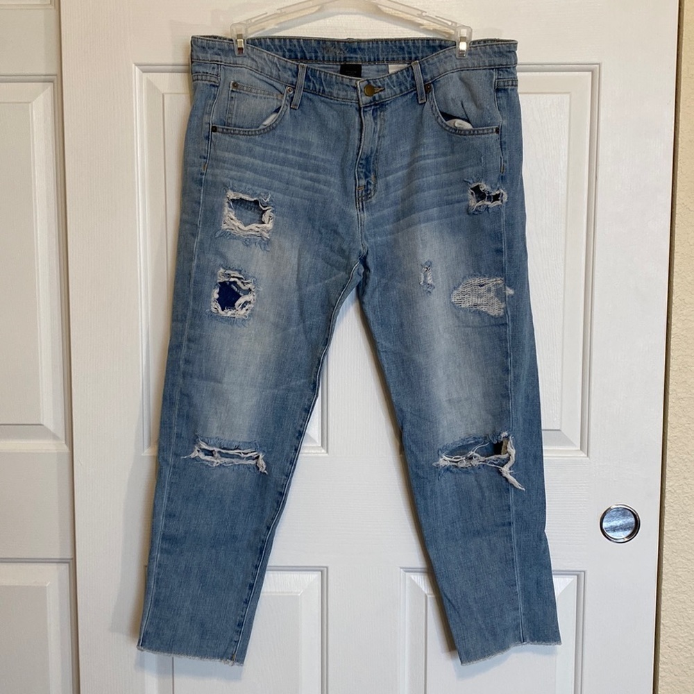 MOSSIMO Light Wash Blue Ripped Distressed Jeans Size Women’s 14